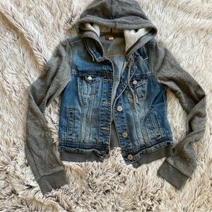 XS American Eagle Jean Jacket